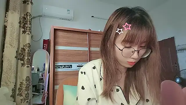 Lili 666 online show from May 9, 7:24 am
