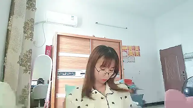 Lili 666 online show from May 11, 6:19 am