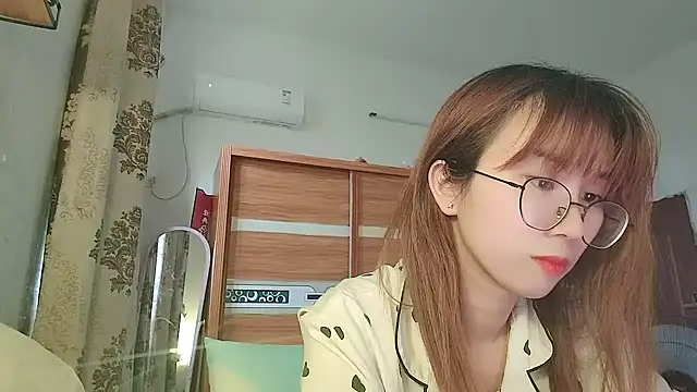 Lili 666 online show from May 21, 3:35 am