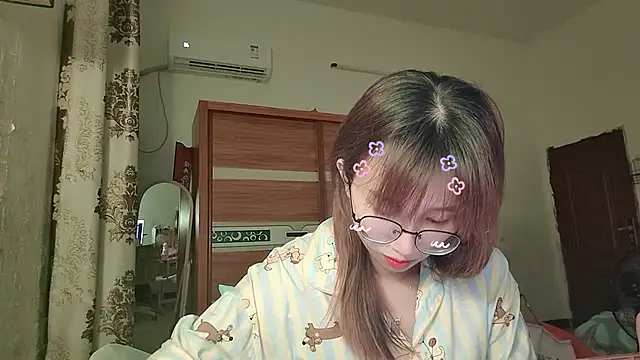 Lili 666 online show from May 24, 3:50 pm