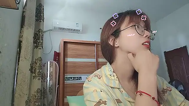 Lili 666 online show from May 25, 5:57 am