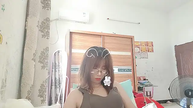Lili 666 online show from May 27, 2:41 am