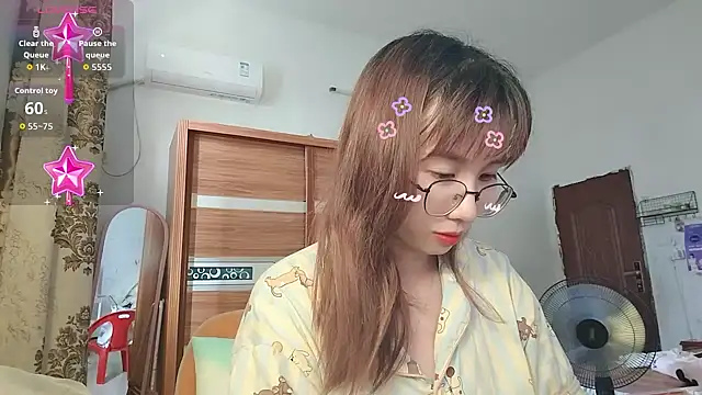 Lili 666 online show from June 2, 8:16 am