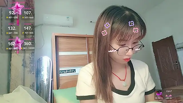 Lili 666 online show from June 18, 7:19 am