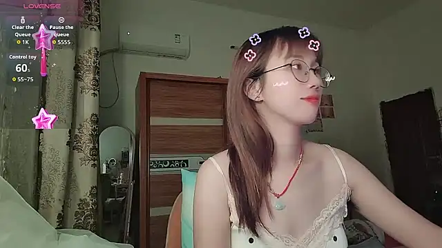 Lili 666 online show from June 21, 3:47 pm