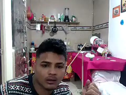 Snapshot of Boycuriousxxx chatting on December 17, 10:44 am Boycuriousxxx online show from December 17, 10:44 am