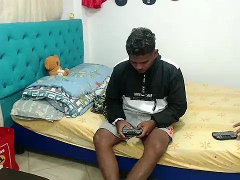 Snapshot of Boycuriousxxx chatting on February 10, 12:39 pm Boycuriousxxx online show from February 10, 12:39 pm