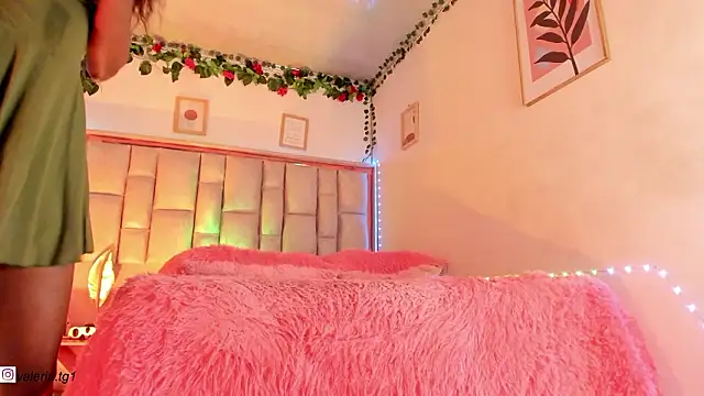 Valeria Thompson1 online show from March 12, 8:59 pm