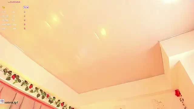 Snapshot of Valeria_Thompson1 chatting on June 8, 9:59 pm Valeria Thompson1 online show from June 8, 9:59 pm