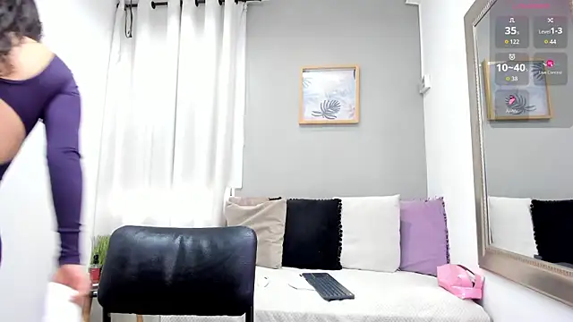 Snapshot of Miranda_doll_ chatting on July 22, 12:30 pm Miranda doll online show from July 22, 12:30 pm
