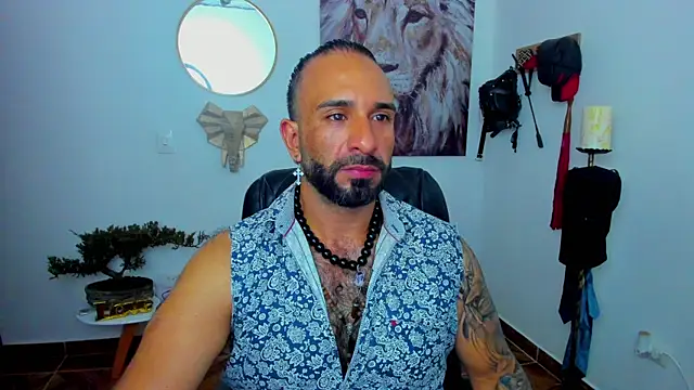 Snapshot of mr_maik chatting on January 12, 3:49 am mr maik online show from January 12, 3:49 am