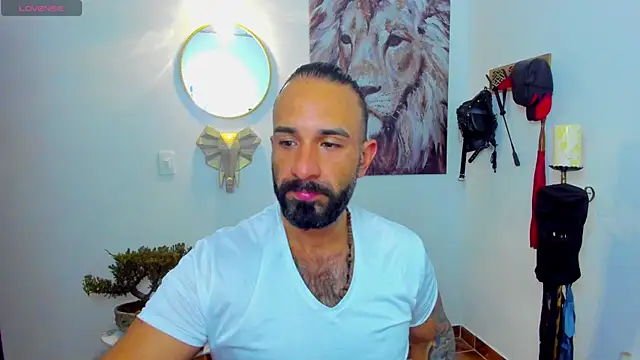 Snapshot of mr_maik chatting on January 25, 9:57 am mr maik online show from January 25, 9:57 am