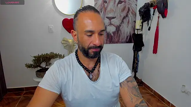 Snapshot of mr_maik chatting on February 18, 11:00 am mr maik online show from February 18, 11:00 am