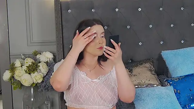 TrishaWinslet online show from January 10, 3:58 pm