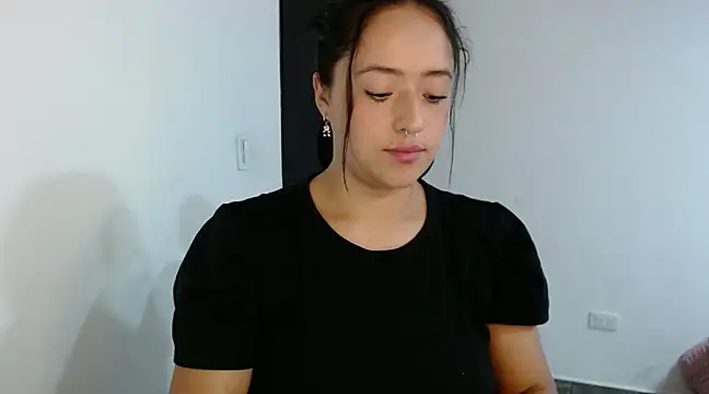 jjulietha95 online show from January 22, 9:13 am