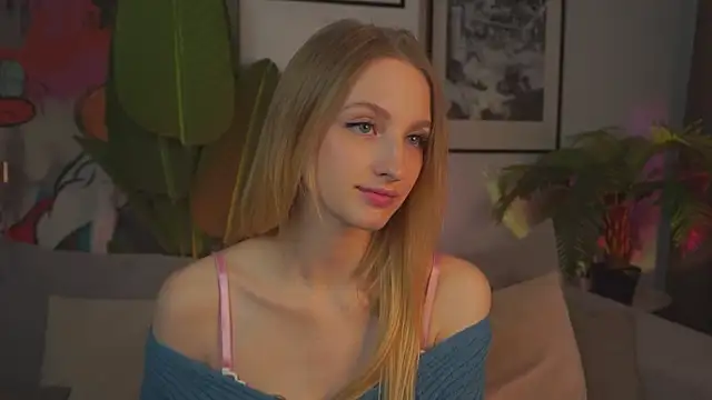 Snapshot of MickeyMyers chatting on December 11, 2:33 pm MickeyMyers online show from December 11, 2:33 pm
