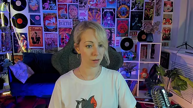 LylithSkye online show from January 16, 10:32 am