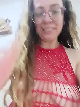 Snapshot of miss_hanna07 chatting on May 25, 12:27 am miss hanna07 online show from May 25, 12:27 am