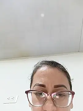 Snapshot of miss_hanna07 chatting on June 23, 1:09 pm miss hanna07 online show from June 23, 1:09 pm