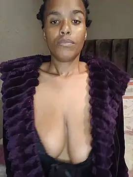 Snapshot of SexySlenderLexy chatting on May 27, 8:00 am SexySlenderLexy online show from May 27, 8:00 am
