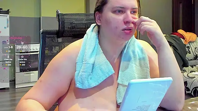 Snapshot of 1lindsey1 chatting on September 27, 2:05 am 1lindsey1 online show from September 27, 2:05 am