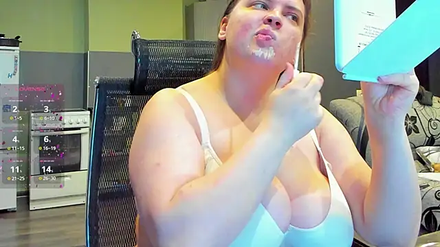 Snapshot of 1lindsey1 chatting on September 28, 4:40 am 1lindsey1 online show from September 28, 4:40 am