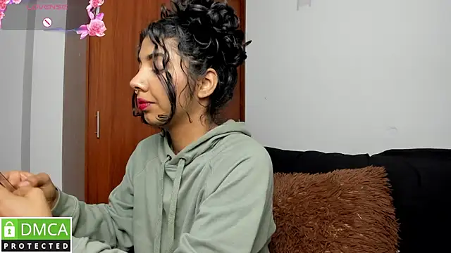 Snapshot of jasmine_bunny_ chatting on February 17, 11:13 am jasmine bunny online show from February 17, 11:13 am