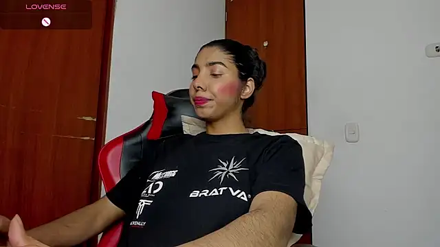 jasmine bunny  online show from April 30, 10:36 pm