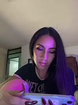 Snapshot of FrancellyHot chatting on February 7, 3:23 am FrancellyHot online show from February 7, 3:23 am