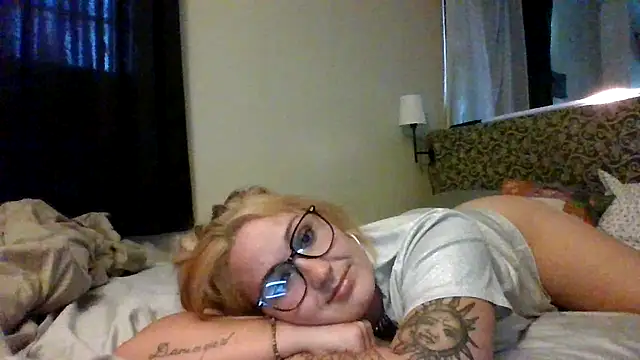 ashlynnstarr online show from June 1, 6:53 pm