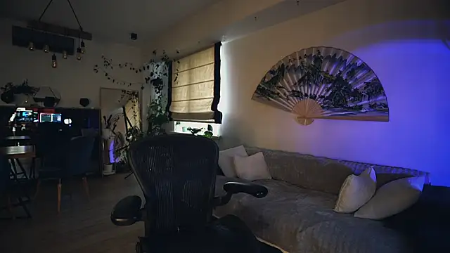 Leona Mell online show from February 20, 2:30 am