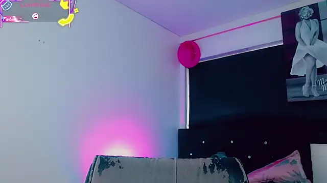 Kendall hornyy online show from May 4, 7:54 pm