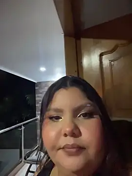 Snapshot of _Shara_Handal_ chatting on May 17, 9:28 am Shara Handal online show from May 17, 9:28 am