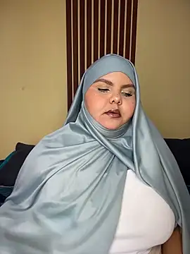 Snapshot of _Shara_Handal_ chatting on June 4, 9:15 am Shara Handal online show from June 4, 9:15 am