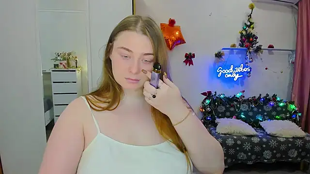 Snapshot of Demure_Smile chatting on December 4, 5:38 am Demure Smile online show from December 4, 5:38 am