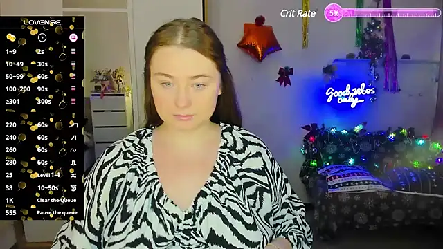 Snapshot of Demure_Smile chatting on December 13, 6:10 am Demure Smile online show from December 13, 6:10 am