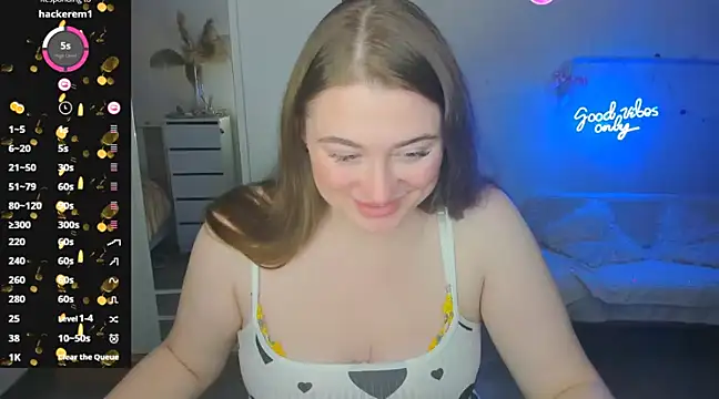 Snapshot of Demure_Smile chatting on January 26, 4:09 pm Demure Smile online show from January 26, 4:09 pm