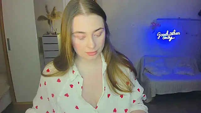 Snapshot of Demure_Smile chatting on February 11, 4:56 pm Demure Smile online show from February 11, 4:56 pm