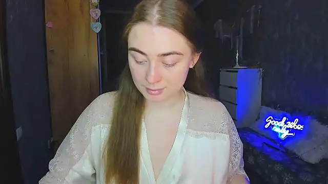 Snapshot of Demure_Smile chatting on February 27, 5:13 am Demure Smile online show from February 27, 5:13 am