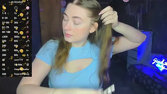 Snapshot of Demure_Smile chatting on March 2, 5:54 am Demure Smile online show from March 2, 5:54 am