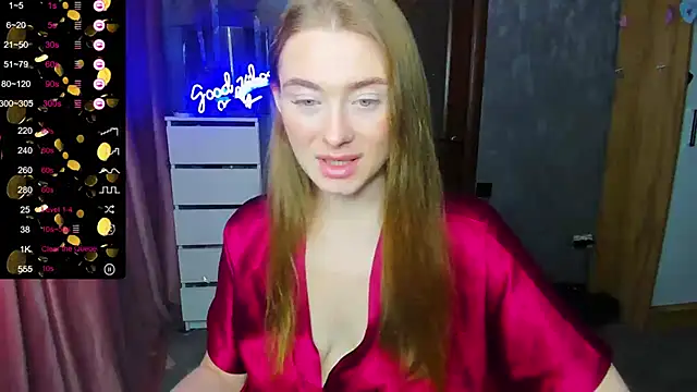 Snapshot of Demure_Smile chatting on September 20, 5:41 am Demure Smile online show from September 20, 5:41 am