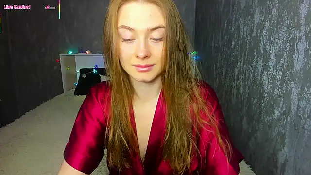 Snapshot of Demure_Smile chatting on September 28, 5:57 am Demure Smile online show from September 28, 5:57 am