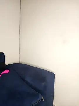 Snapshot of ultimate_pleasures chatting on October 23, 10:19 pm ultimate pleasures online show from October 23, 10:19 pm