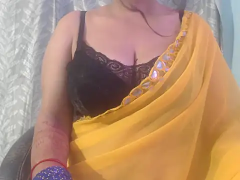 Snapshot of cute-priy chatting on October 12, 6:34 am cute-priy online show from October 12, 6:34 am