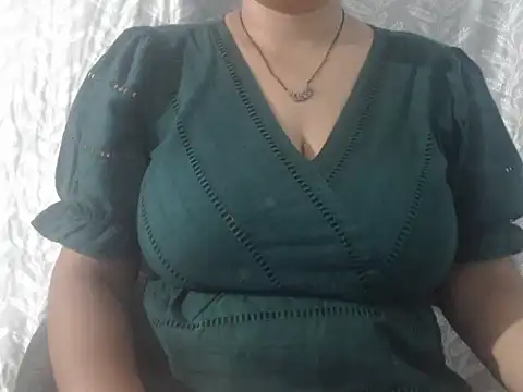 cute-priy online show from May 3, 4:29 am