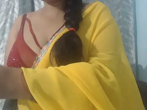 cute-priy online show from May 7, 9:03 am