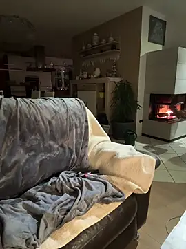 Snapshot of redNatified chatting on December 4, 8:06 pm redNatified online show from December 4, 8:06 pm