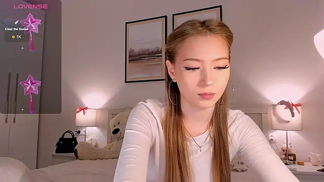 Snapshot of diana_nier chatting on May 18, 8:14 pm diana nier online show from May 18, 8:14 pm