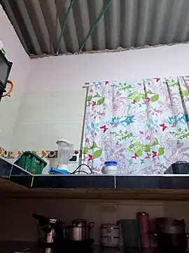 sexy-latin10 online show from December 4, 9:40 am