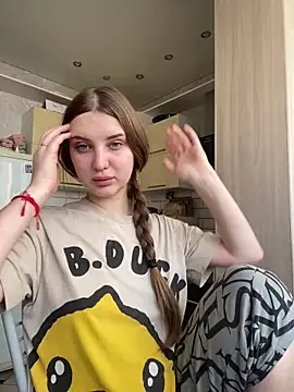 MollyDolle online show from February 27, 8:03 am